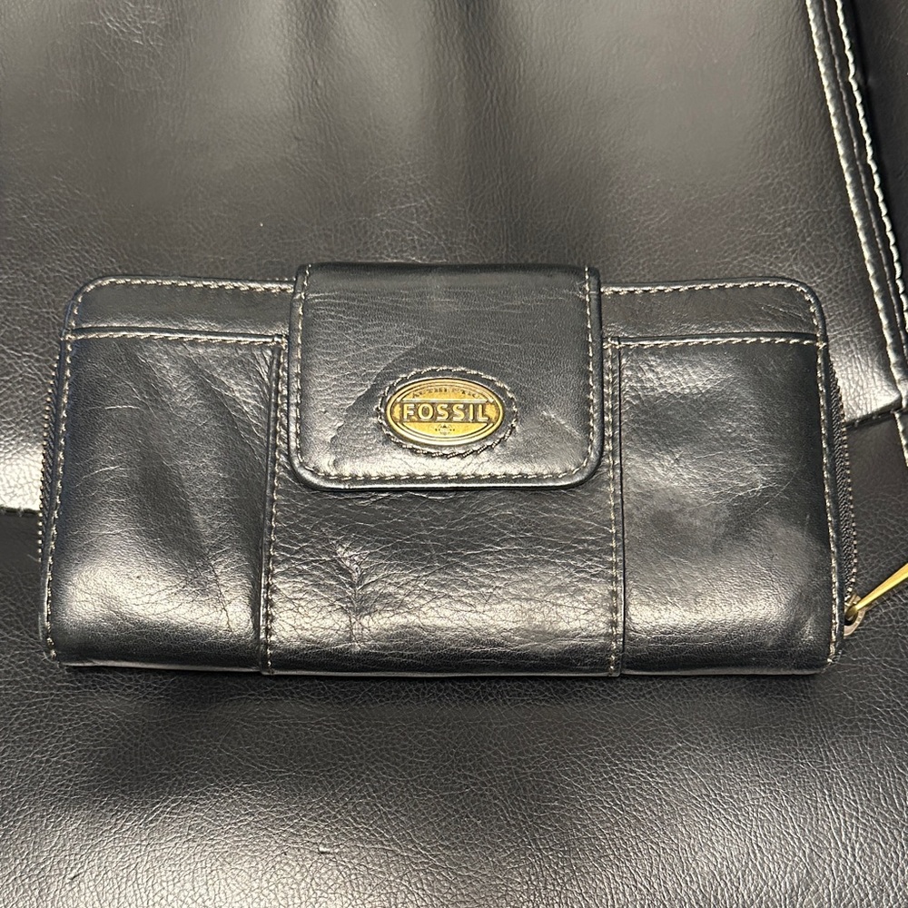 Fossil Black Leather Women's Wallet with Gold Accent